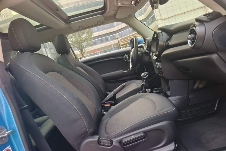 Used MINI 2014 1.2T ONE+ Interior 5