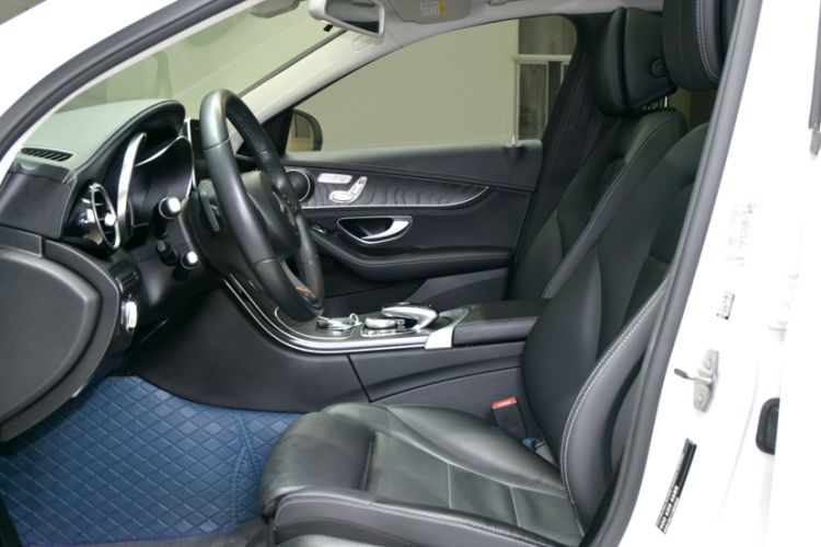 Used Mercedes-Benz C-Class 2018 C 200 L 4MATIC Sport Edition Interior 5