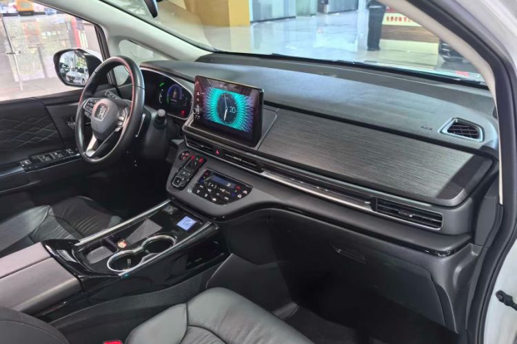 Used Honda Elysion 2022 2.0L eHEV Luxury Edition Interior 9