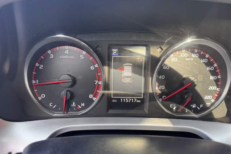 Used Toyota RAV4 2018 2.5L Automatic 4x4 Elite i Edition Odometer Close Up