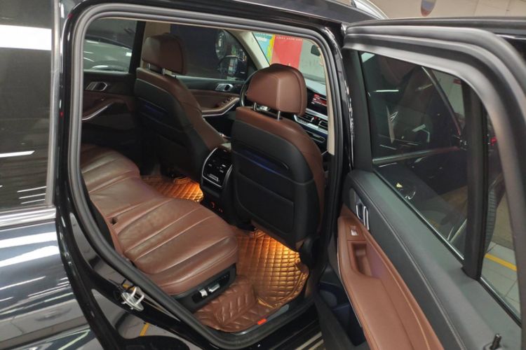 Used BMW X7 2020 xDrive40i Luxury Package with Leading Features