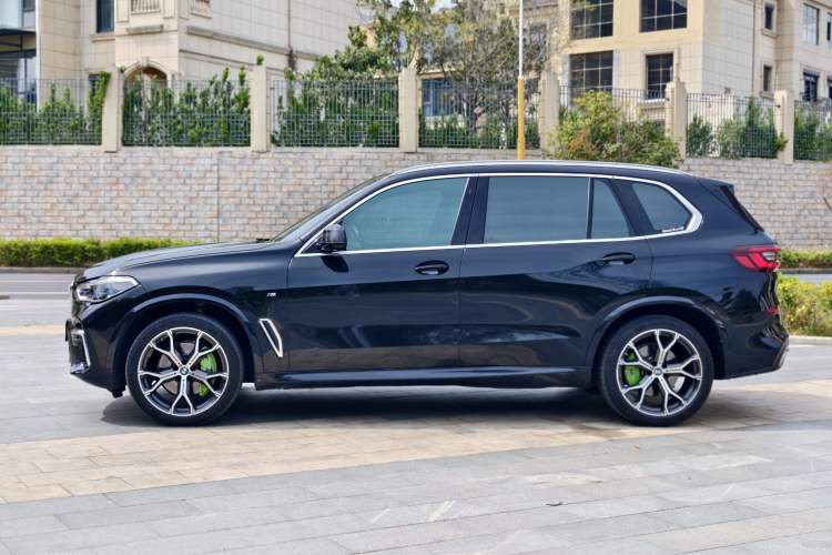 Used BMW X5 2022 Restyled xDrive 40Li M Sport Package Exterior 3