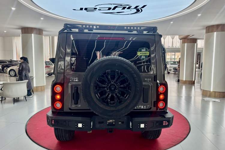 Used 212 T01 2024 2.0T Explorer
