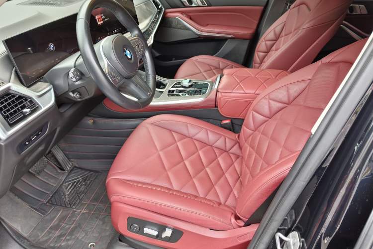 Used BMW X5 2023 xDrive 30Li M Sport Package Interior 1