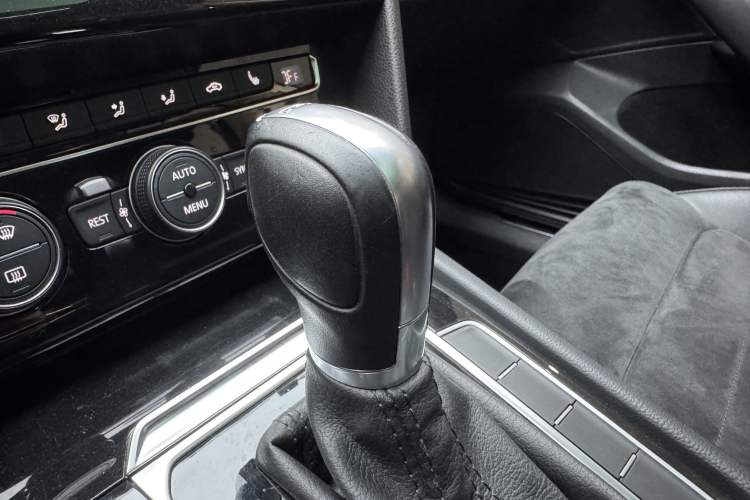 Used Volkswagen Magotan 2017 330TSI DSG Luxury Model
