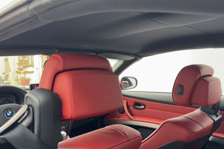 Used BMW 3 Series 2011 320i Convertible Coupe
