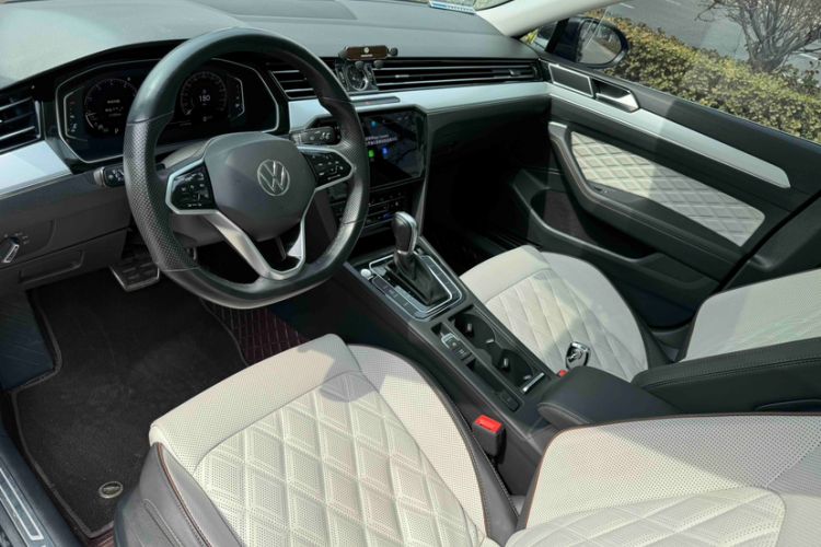 Used Volkswagen Magotan 2023 2 Million Units Commemorative Edition 330TSI DSG Luxury Version
