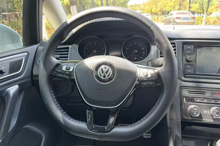 Used Volkswagen Golf Sportsvan 2019 280TSI Automatic Voyage Model China V Standard Interior 6