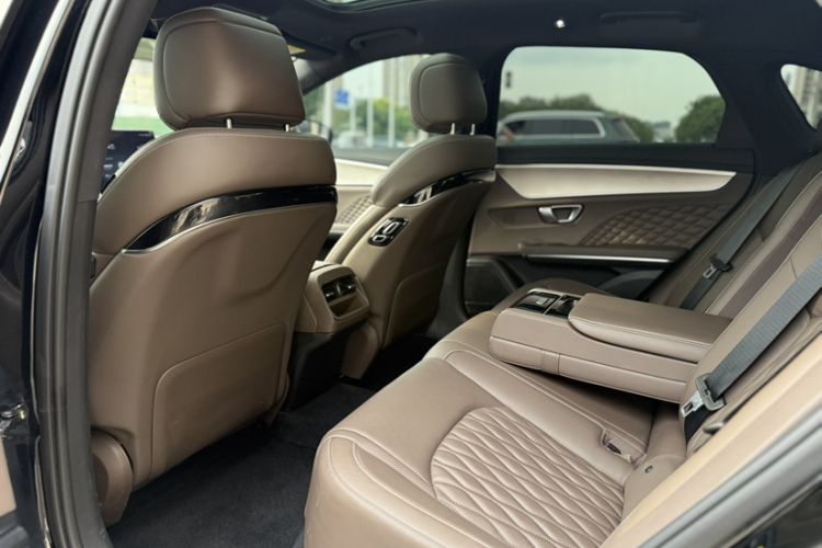 Used BYD Han 2023 EV Champion Edition 506KM Front-Wheel-Drive Premium Model Interior 3