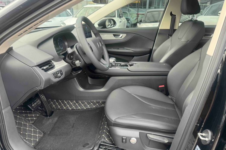 Used Hongqi E-QM5 2024 560km PLUS Interior 3