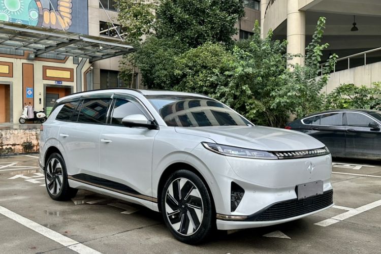 Used Dongfeng eπ eπ008 2024 210Max Range-Extended Version 6 Seats