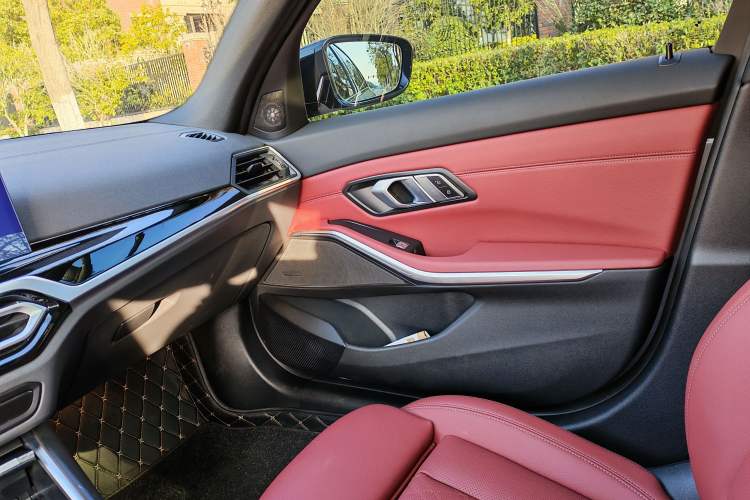 Used BMW i3 2023 eDrive 40 L Midnight Sports Package