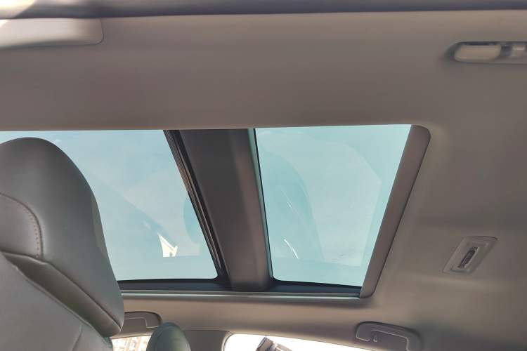 Used Toyota Camry 2021 2.5G Luxury Edition Headliner