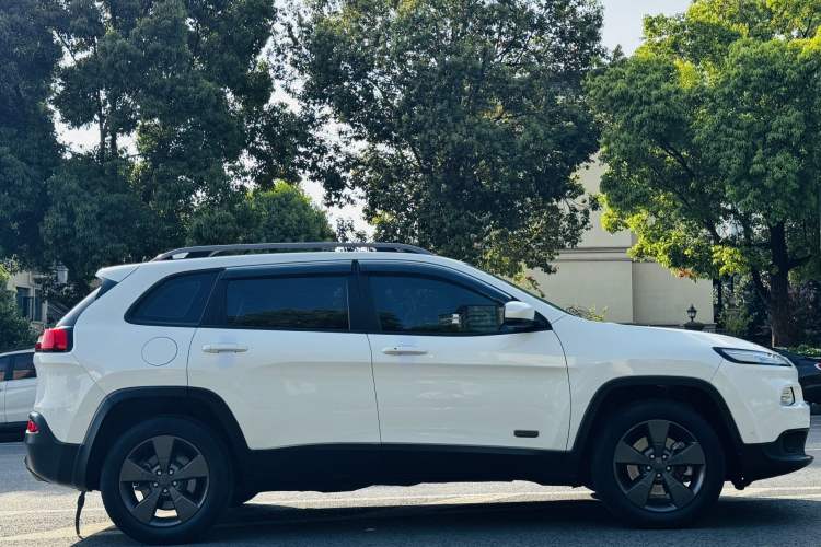 Used Jeep Cherokee 2016 2.4L 75th Anniversary Edition
