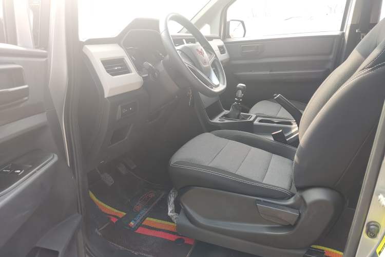 Used Wuling Zhengcheng 2021 1.5T Manual Comfort Version
