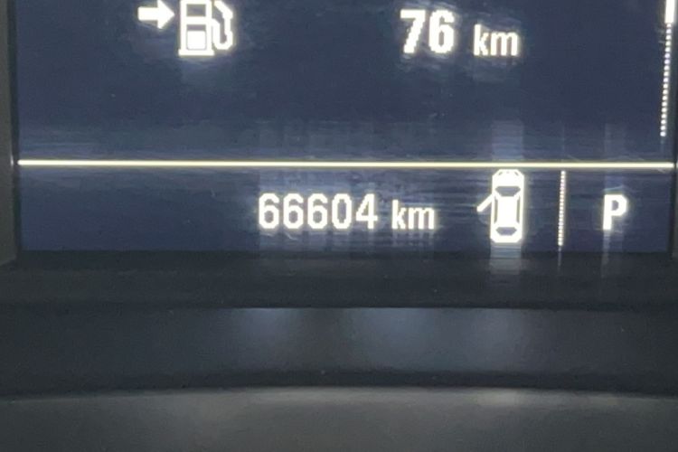 Used Chevrolet Cruze 2018 Redline 320 Automatic Pioneer Edition Odometer Close Up