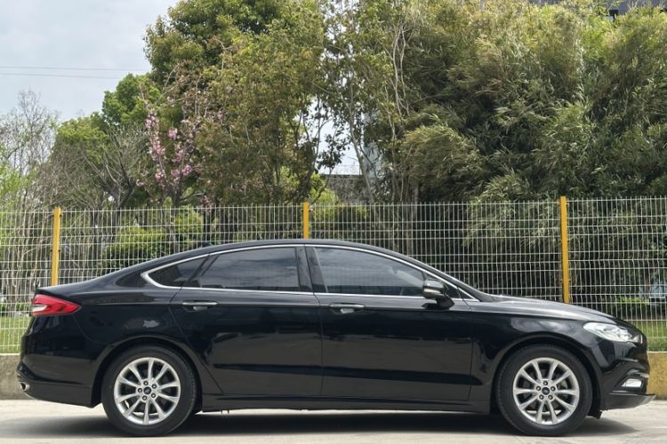 Used Ford Mondeo 2017 EcoBoost 180 Stylish Model Exterior 6