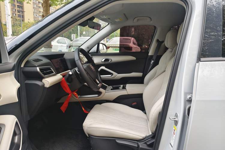 Used BYD Yuan UP 2025 Intelligent Driving Version 401 KM Dynamic Edition Interior 1