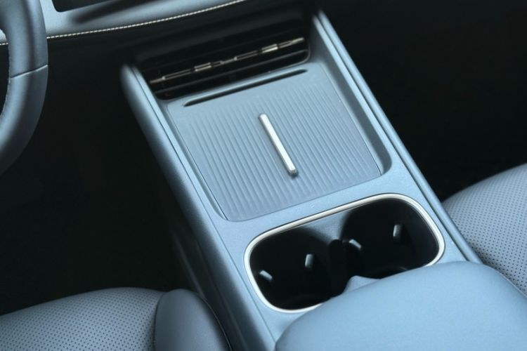 Used Baojun Yunhai 2024 140km Plug-in Hybrid Version Interior 10