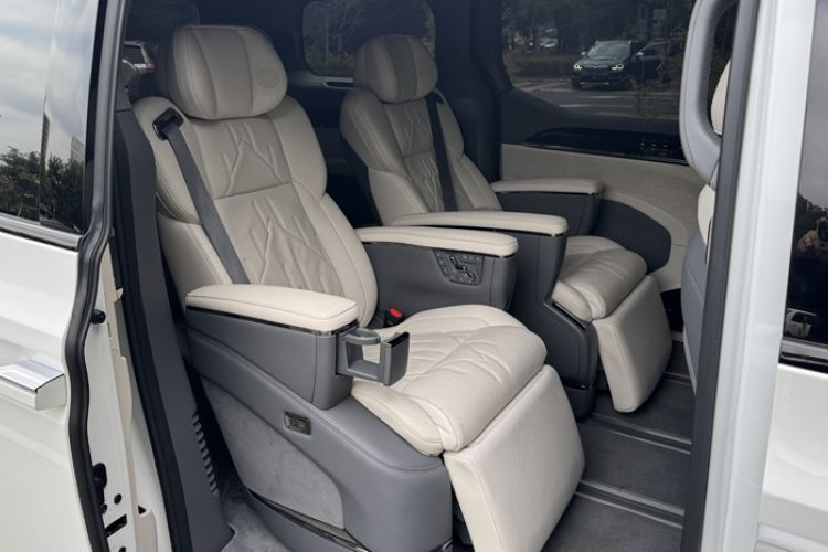 Used Zeekr 009 2024 7-Seater Aisle Version 108 kWh