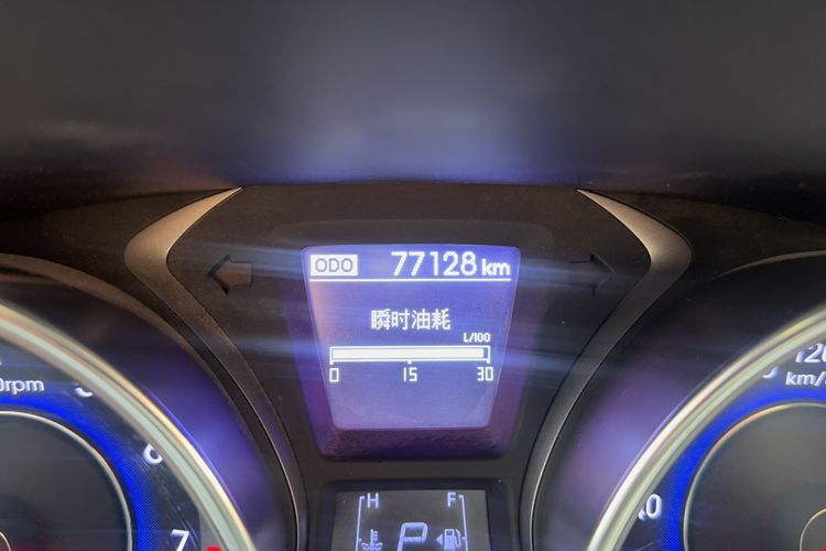 Used Hyundai Elantra (5th Generation / Langdong) 2016 1.6L Automatic Prestige Model Odometer Close Up