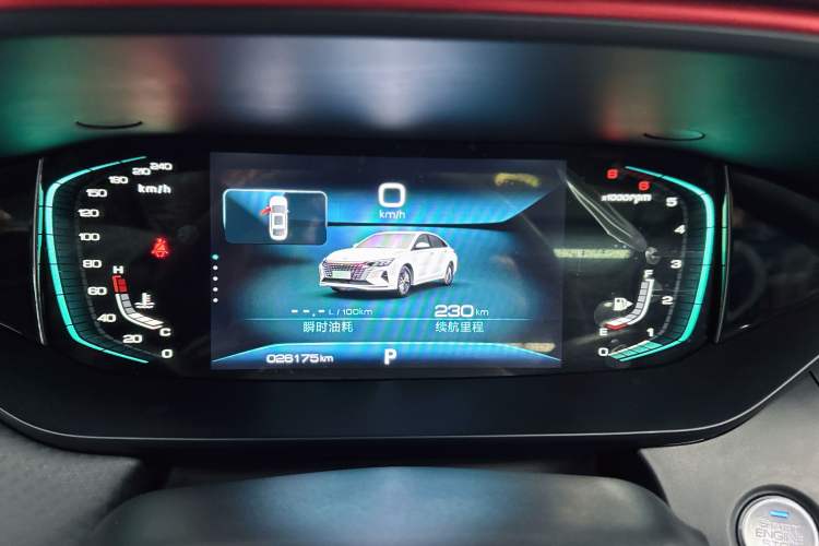 Used Dongfeng Aeolus Yixuan MAX 2023 1.5T Super-Powered Dad Edition Odometer Close Up