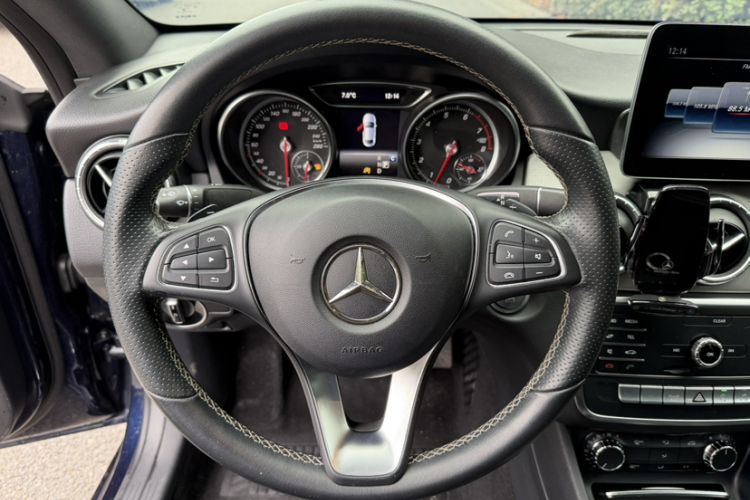 Used Mercedes-Benz CLA 2018 CLA 200 Style Edition Interior 5