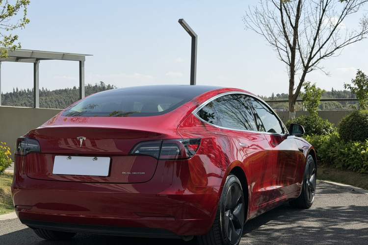 Used Tesla Model 3 2019 Long-Range All-Wheel-Drive Version

