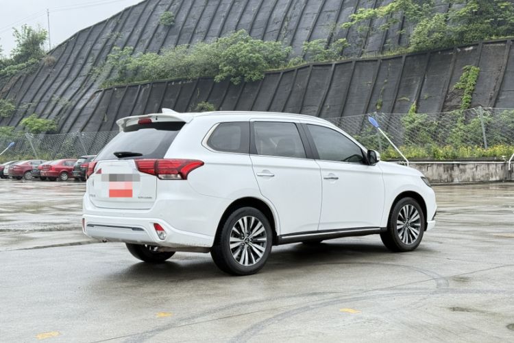 Used Mitsubishi Outlander 2020 2.4L 4x4 Zhi Xiang Edition 7-Seater Exterior 7