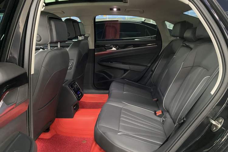 Used Volkswagen Passat 2024 380TSI Dragon Edition Interior 6