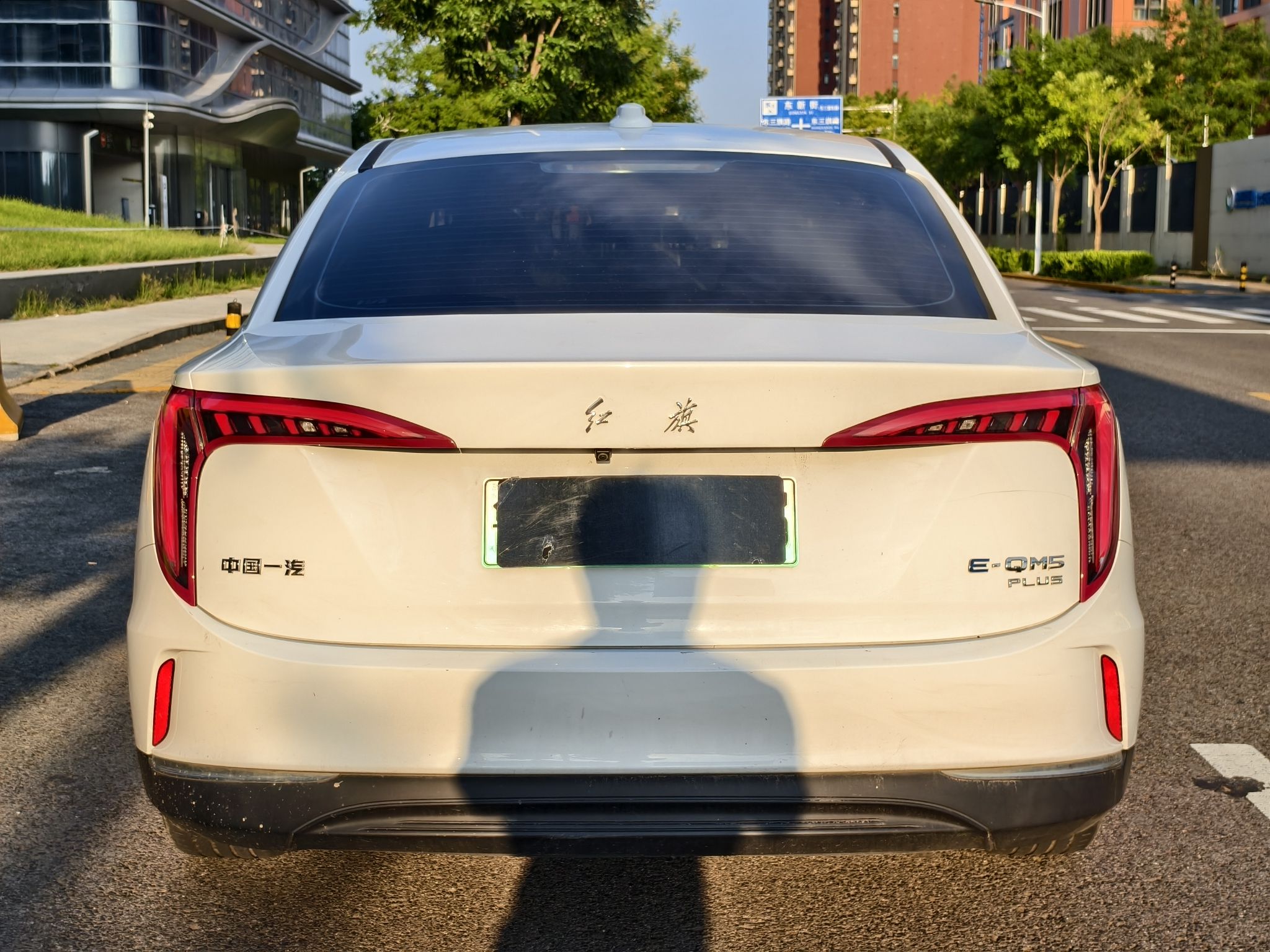 Hongqi E-QM5 2023 620km PLUS — снимка 10