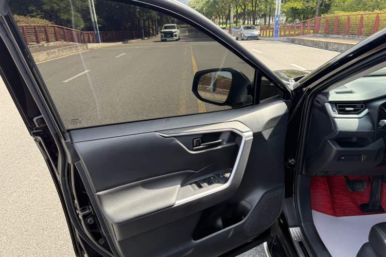 Used Toyota Wildlander 2022 2.0L CVT Two-Wheel Drive Leading Edition
