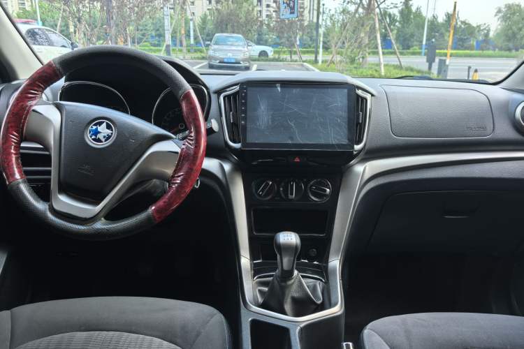 Used Venucia T70 2016 1.6L Manual Ruixing Edition