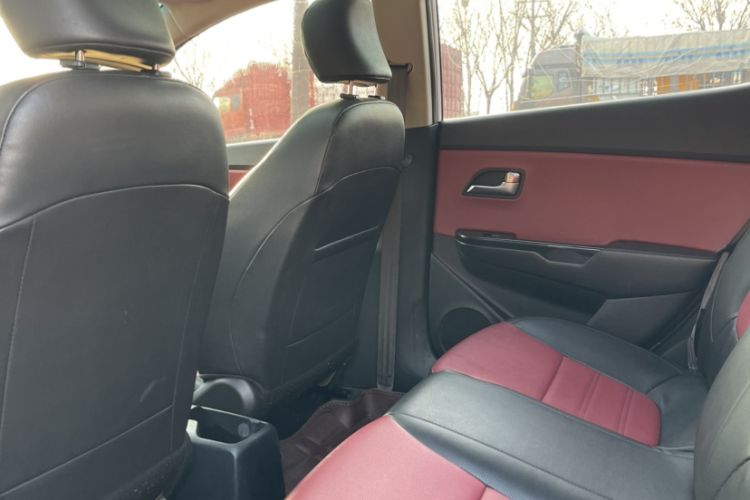 Used Kia K2 2015 Hatchback 1.4L AT GLS Cool Edition