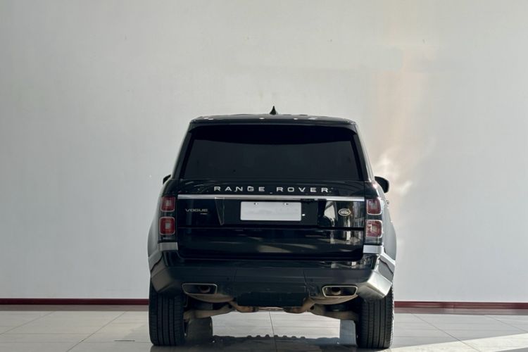 Used Land Rover Range 2022 3.0 L6 400 PS Classic Extended Version Exterior 5