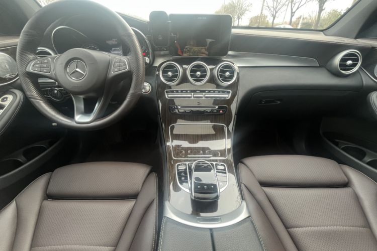 Used Mercedes-Benz GLC 2018 GLC 260 4MATIC Dynamic Edition Interior 1