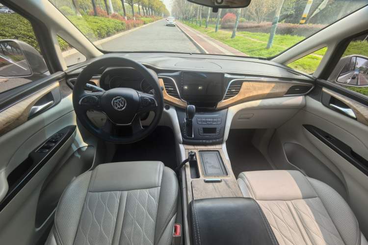 Used Buick GL8 2018 ES 28T Comfort Model China VI Standard