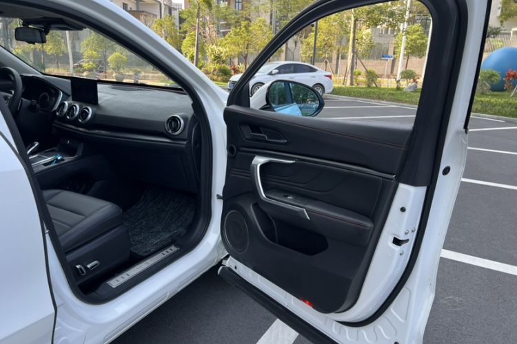 Used Wey VV5 2019 1.5T Two-Wheel Drive Smart Pioneer
