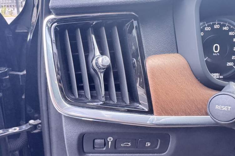 Used Volvo S90 New Energy 2020 T8 e-Drive Hybrid – Zhiyi Luxury Edition Interior 7