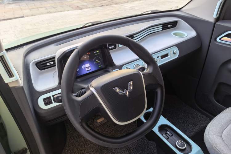 Used Wuling Hongguang MINIEV 2021 Macaron Premium Model – Lithium Iron Phosphate Steering Wheel