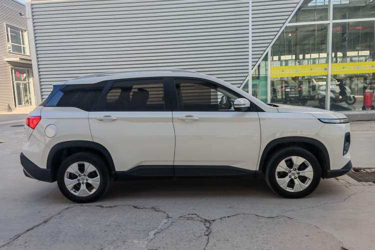 Used Baojun 530 2021 Global Car Anniversary Edition 1.5T Manual Comfort Version 7 Seats
