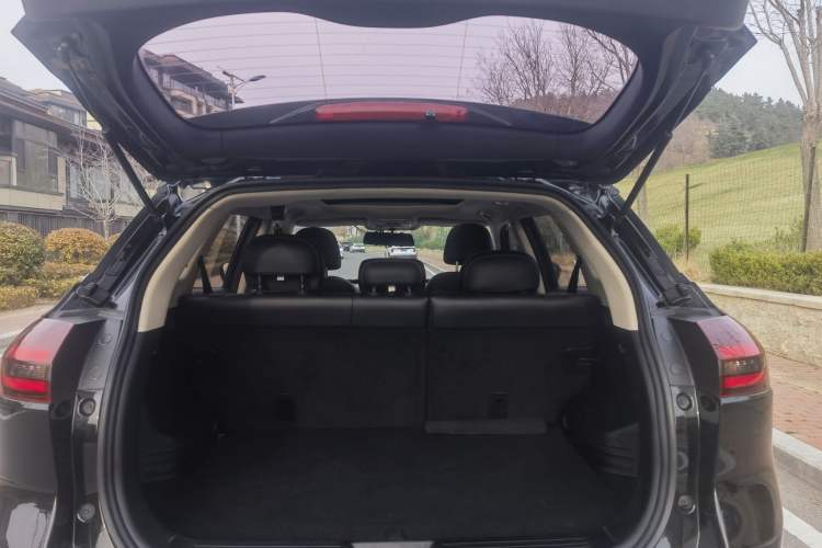 Used Geely Auto Emgrand X7 Sport 2018 1.8TD Manual Two-Wheel Drive Zhiya Model Trunk