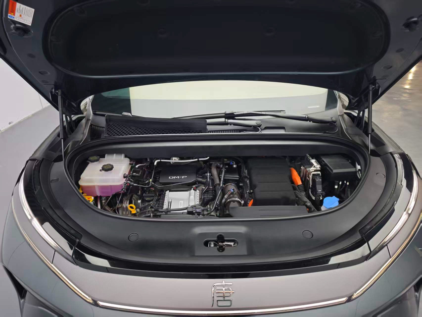 BYD Tang L 2025 DM 175KM Drone Player Edition — снимка 13
