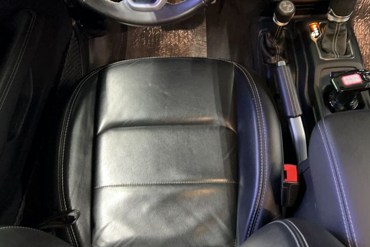 Used Jeep Wrangler 2021 2.0T 80th Anniversary Edition Interior 4