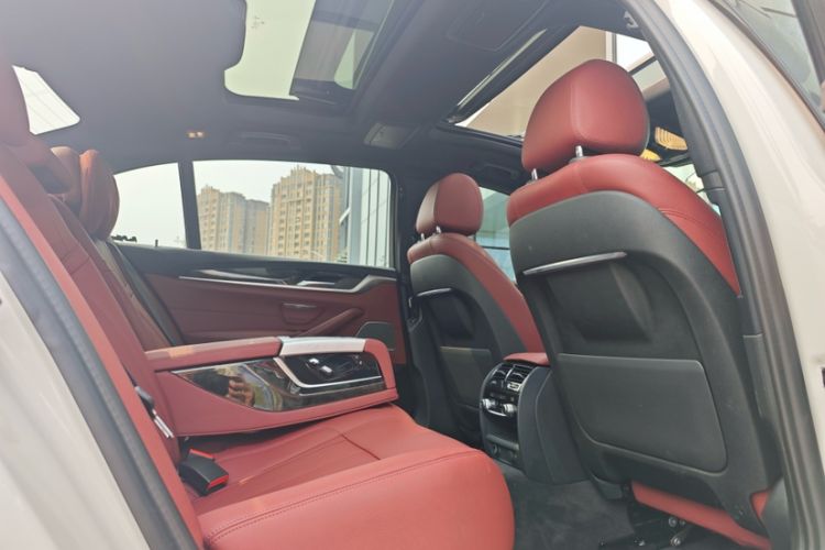 Used BMW 5 Series 2019 Restyled 530Li Luxury Edition M Sport Package Interior 9