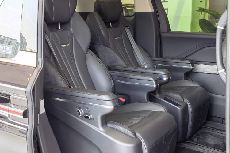 Used Hongqi HQ9 PHEV 2024 2.0T Four-Wheel Drive Business Edition