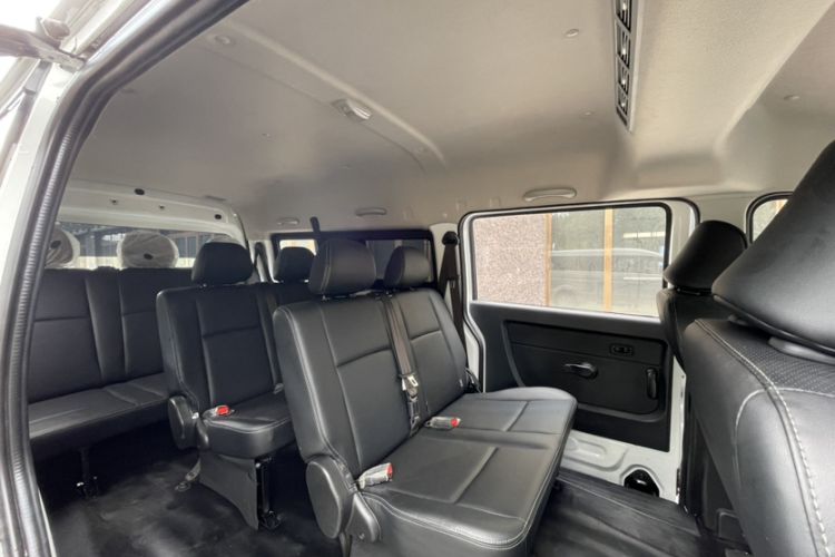 Used Jinbei Gold Hiace 2024 2.0L Travel Lion 9-Seater Central Air Conditioning