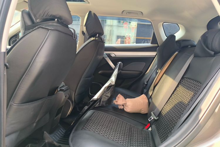 Used Geely Auto Coolray 2023 1.5T DCT Platinum Edition Interior 3