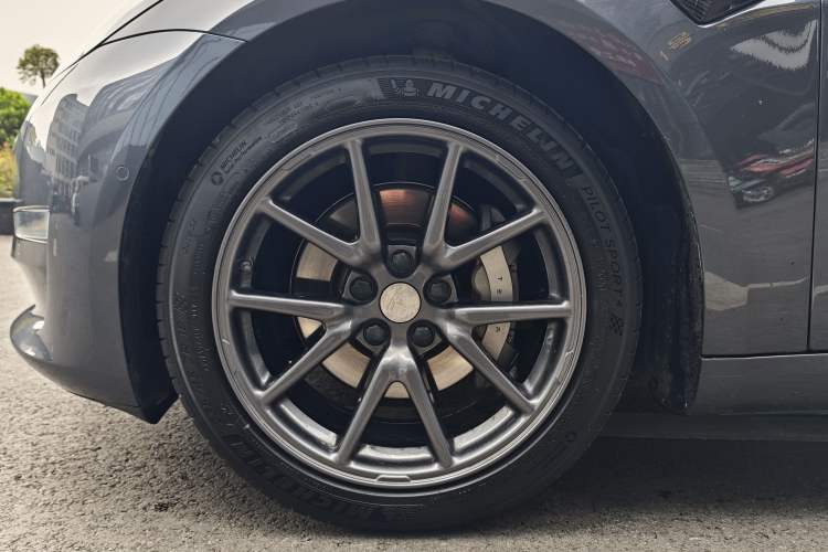 Used Tesla Model 3 2019 Standard Range Rear-Drive Upgraded Version Interior 1