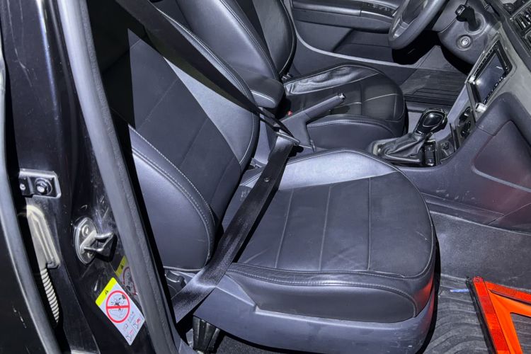 Used Volkswagen Lavida 2013 Revised Version 1.4 TSI DSG Comfort Edition Right Front Seat